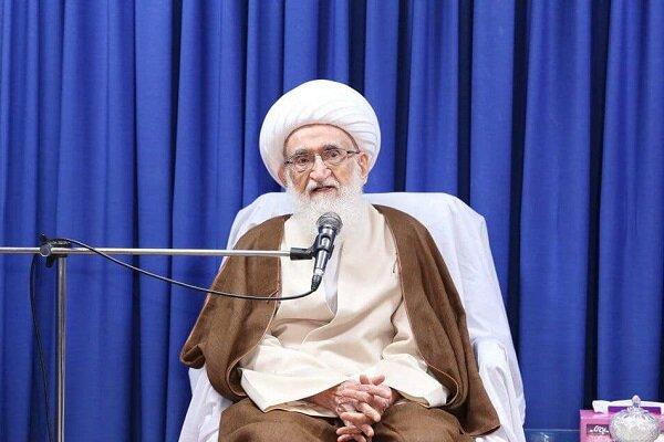 یکپارچگی و وحدت حول محور رهبر معظم انقلاب ضروری و لازم است