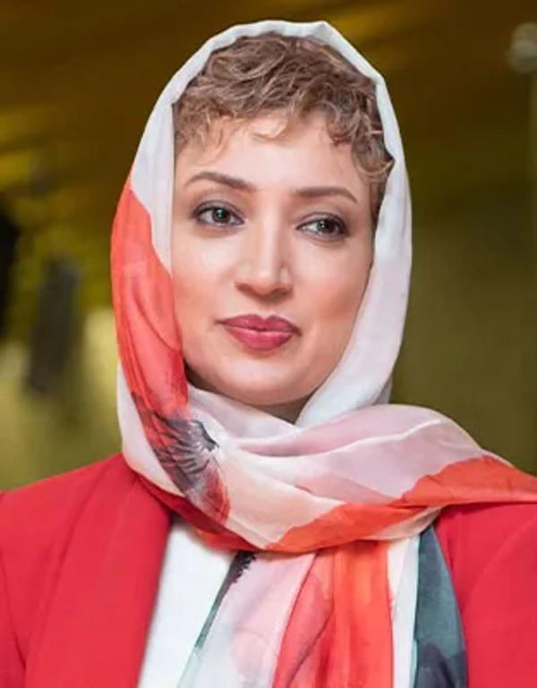 سلفی بامزه و فرفری نگار عابدی در پشت صحنه دودکش با دختر کیوت سریال + عکس