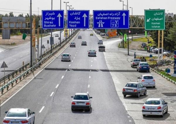 اقدام به موقع پلیس راه راهور فراجا / نجات دو نوجوان گرفتار در آزادراه کاشان-نطنز