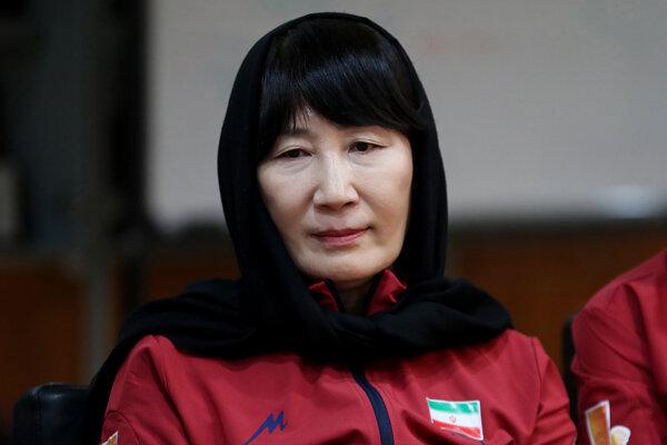 سرمربی والیبال زنان: ناراحتم که به هدفمان نرسیدیم