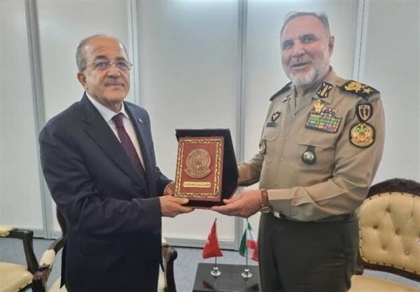 دیدار فرمانده نیروی زمینی ارتش ایران با وزیر دفاع ترکیه 