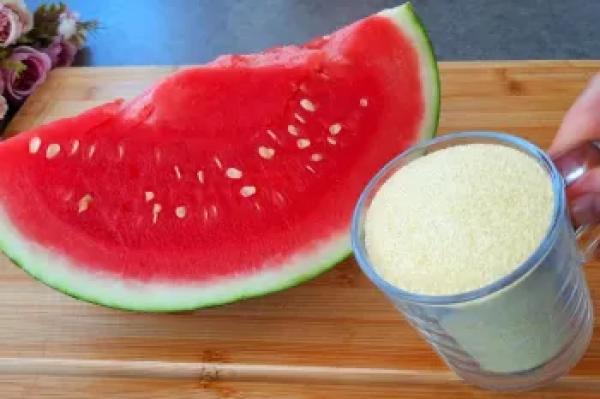 ۱ برش هندوانه و ۱ فنجان سمولینا دارید؟ طرز تیه کیک هندوانه بدون نیاز به فر
