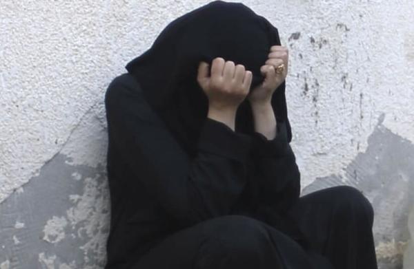 فرار دختر یک پدر بی‌بند و بار از خانه | ۱۲ ساله بودم که متوجه نگاه‌های غیرعادی ناپدریم شدم