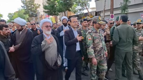 تشییع پیکر شهید «میلاد ملک» بر روی دستان مردم شاهرود