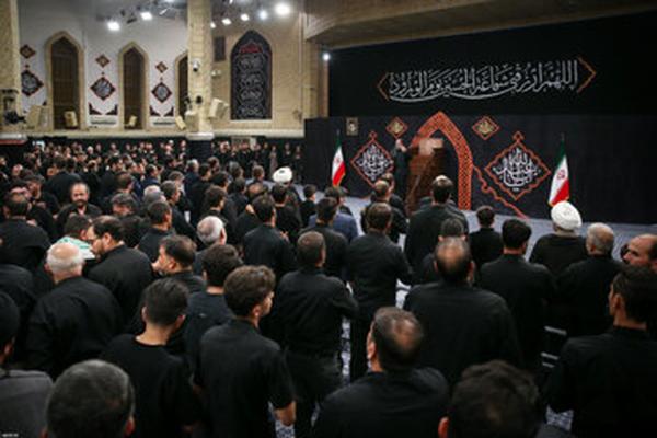   تصاویری از حضور مقامات در مراسم عزاداری بیت رهبری 