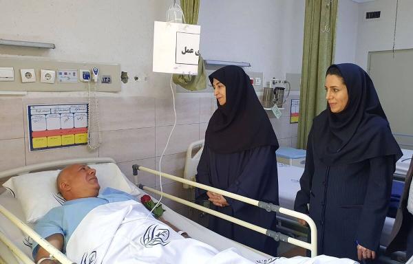  عیادت رئیس سازمان حفاظت از محیط زیست از حادثه دیدگان حملات تروریستی 