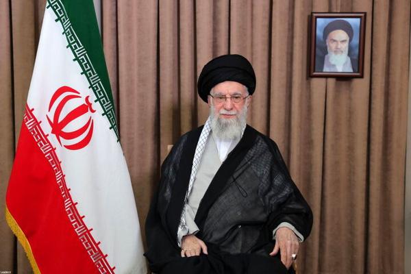 رهبر انقلاب: تبریک به ملت ایران/ رژیم صهیونی در زیر ضربات جمهوری اسلامی تقریباً لِه شد/ ویدئو