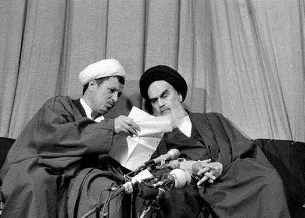 آیت‌الله هاشمی رفسنجانی؛ وقتی خیلی از آقایان در بیرونی‌های خویش زیلو و حصیر می‌انداختند، امام قالی پهن می‌کردند و در محله یخچال قاضی منزل بزرگی داشتند ..