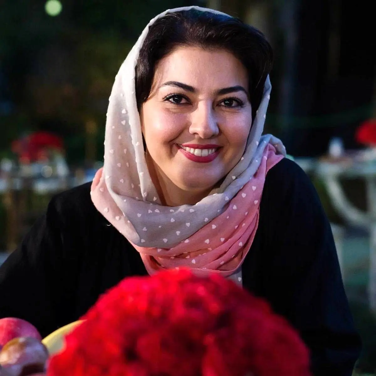 نگاهی به سفره عقد و لباس عروس ساده و خلاقانه آناهیتا همتی، شیدا سریال ترش و شیرین در ازدواج دومش +عکس/ آخه طالبی اونم توی سفره عقد؟!