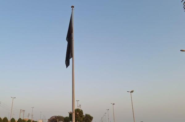 اهتزاز پرچم حسینی در ساحل خلیج فارس