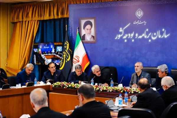  رئیس سازمان برنامه و بودجه: تیم اقتصادی دولت با تمام توان در صحنه اداره کشور حضور دارد 