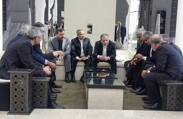فقط مجریان و کارشناسان تلویزیون مذاکره را کفر میدانند/ وزارت خارجه باید فعال شود و از افراد باتجربه برای مذاکره استفاده کند