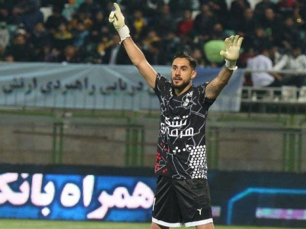  قرارداد گلر ملی‌پوش گاندوها تمدید شد 