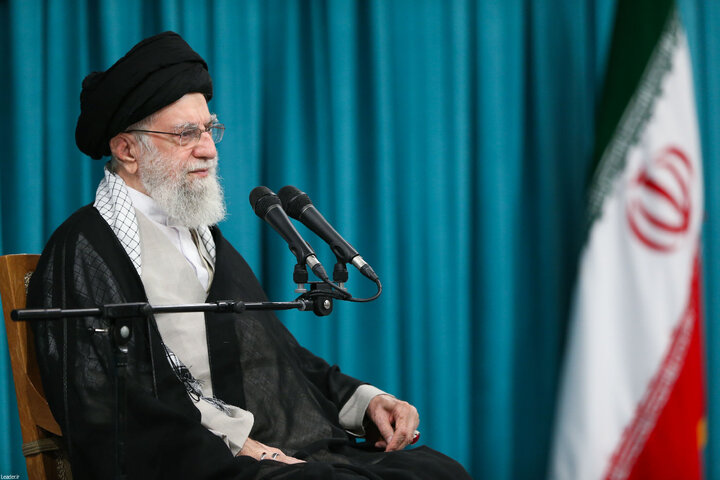 انقلابی‌گری فقط سروصدا کردن نیست