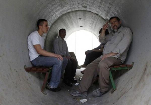 استقرار ده‌ها پناهگاه پیش ساخته در سرزمین های اشغالی