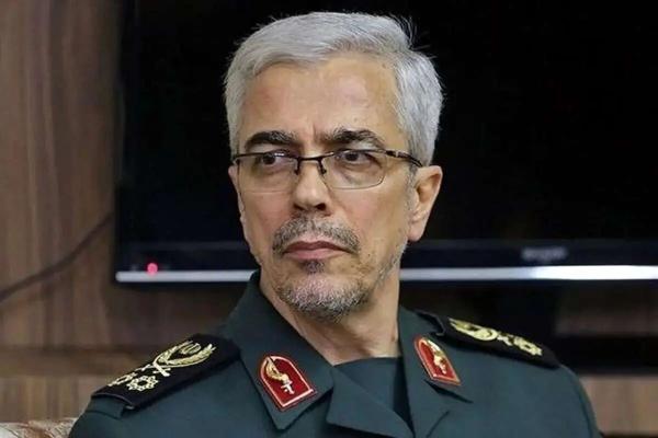  مادر شهیدان باقری در گلزار شهدای بهشت‌ زهرای تهران/ ویدئو 