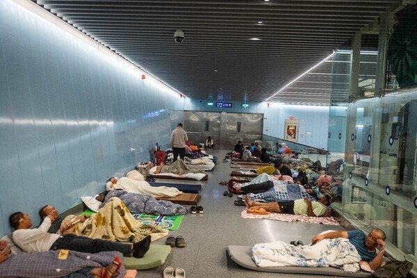 صهیونیست‌ها از ترس موشک‌های ایران در ایستگاه‌های مترو می‌خوابند+تصاویر