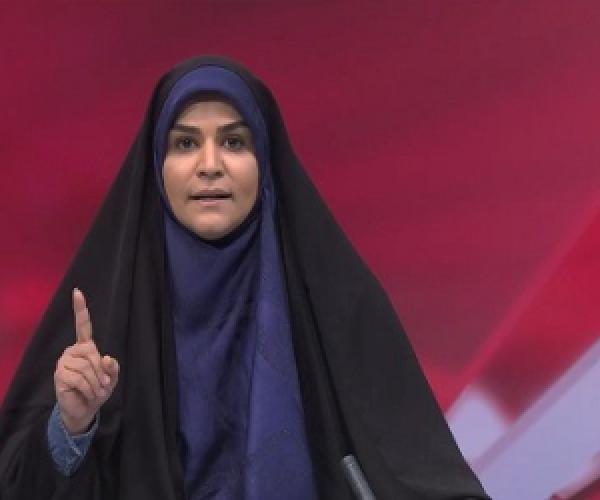  عکس جالب سحر امامی روی دیوارنگاره میدان ولیعصر(عج) 