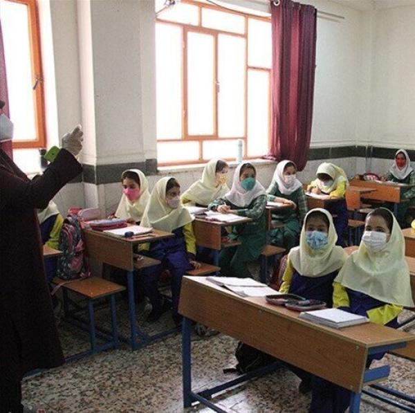 ابتکار و نوآوری؛ خلاقیت جالب معلم شیرازی /روحیه به دانش آموزان با انتخاب زیباترین دختر کلاس/ فرشته زمینی که میگن ایشونن