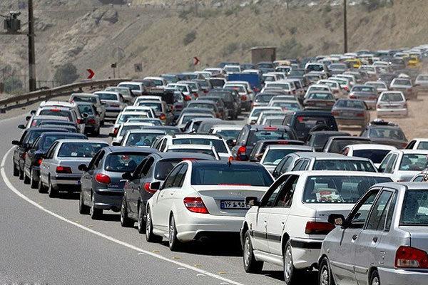ترافیک مسیرهای منتهی به مازندران نیمه سنگین تا سنگین است