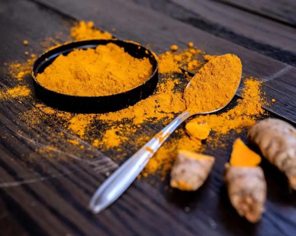   ادویه‌ای که مثل دارو عمل می‌کند؛ با فواید باورنکردنی زردچوبه آشنا شوید 