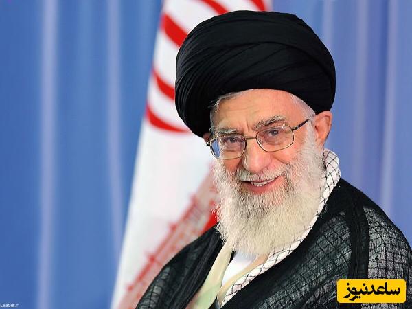 صندلی قدیمی در کُنج حیاط دلباز و حوض دار خانه پدری رهبر معظم انقلاب+عکس
