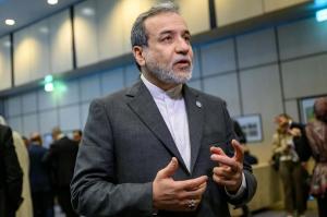 عراقچی: در دوران جنگ، زمینی رفتم ترکیه!