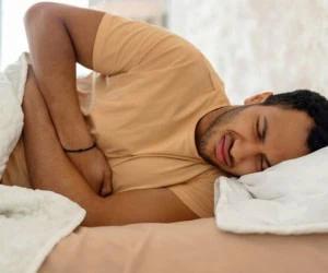  راه چاره فوری رفع نفخ شکم هنگام خواب 