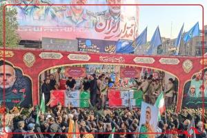  پوشش زنده خبرنگار شبکه العربی قطر از مراسم تشییع پیکر شهدای اقتدار 