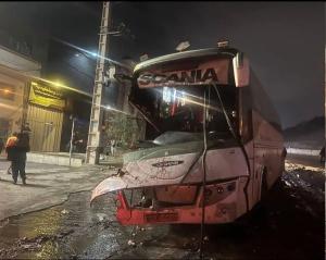 تصادف اتوبوس و کامیون در محور جاجرود؛ ۱۲ مصدوم و رهاسازی ۷ نفر از اتوبوس
