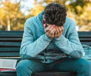  نشانه استرس بعد جنگ؛ حواست به این چند علامت مهم باشه 