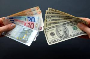 قیمت دلار و یورو در مرکز مبادله ایران؛ یکشنبه ۸ تیر
