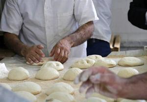 نانواییها اجازه تعطیلی ندارند
