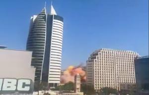 ببینید / لحظهٔ اصابت موشک ایرانی به حیفا