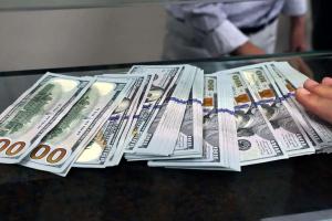  سقوط جهانی نرخ دلار؛ بدترین عملکرد نیم‌سال اول از دهه ۱۹۷۰ 