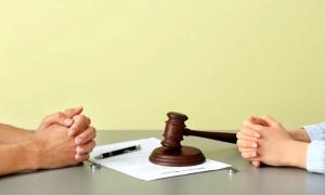   زنم همیشه قهر است، طلاق می‌گیرم 