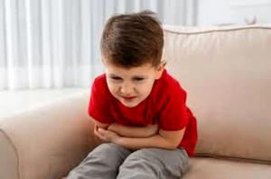 برای دلدرد کودک چهکار میتوانید بکنید؟و چه زمانی نگران کننده است؟