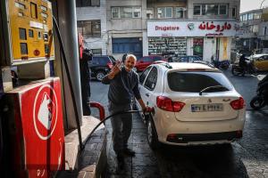 پالایشگاه ها همچنان در منطقه امن؛ توزیع بنزین در جایگاه ها بدون اختلال
