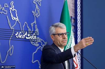 یک گزارش نشان دهید که برنامه هسته ای ایران به سمت نظامی شدن، منحرف شده است