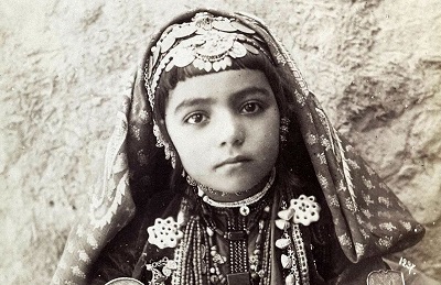 سفر به عصر قاجار؛ از «زن خَرسوار» تا «مرد آتشخوار»